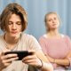 phubbing - jak omezit závislost na telefonu ve vztazích